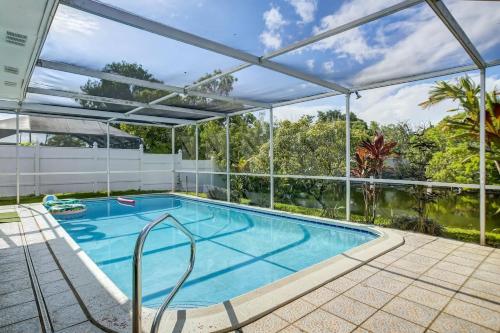 Swimming pool, Sunrise Family Haven Private Pool & Scenic Vistas in Sunrise