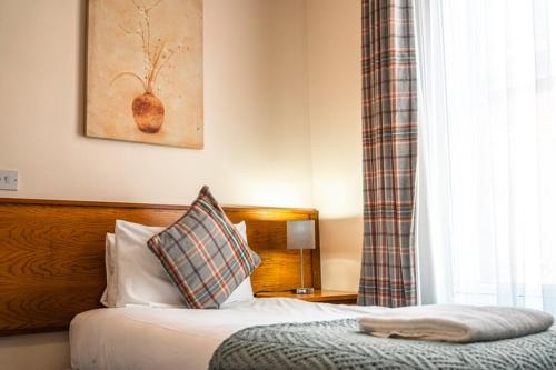 The Atherstone Red Lion Hotel - image 3
