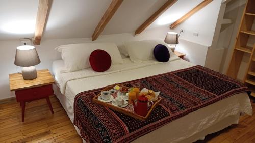 1 king bed, 1 sofa bed