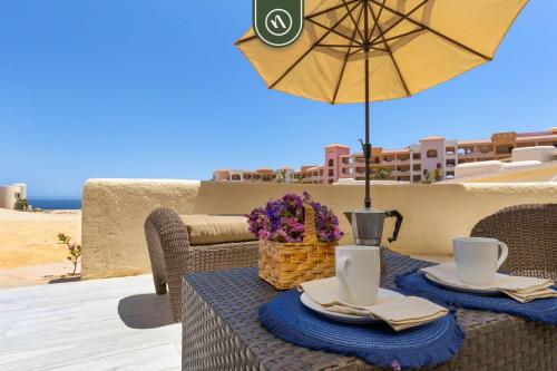 Beachview 3 BR Condo - Oceanfront Pool - Beach in Cabo San Lucas, Mexico