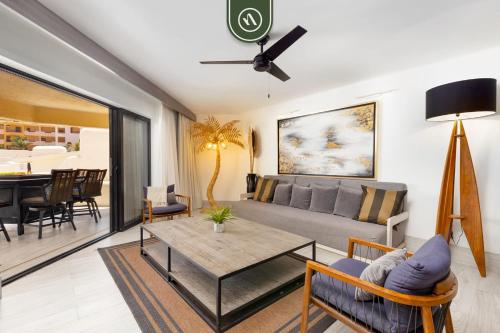 Beachview 3 BR Condo - Oceanfront Pool - Beach in Cabo San Lucas, Mexico