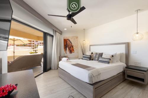 Beachview 3 BR Condo - Oceanfront Pool - Beach in Cabo San Lucas, Mexico