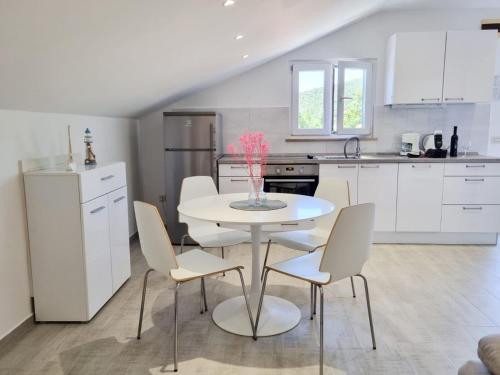 Apartments Miovic