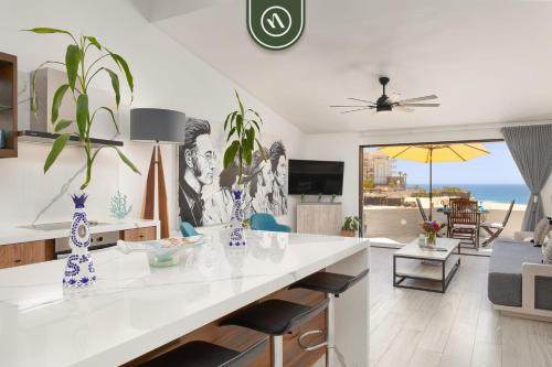 Luxury Beachfront 2 BR Condo - Pool - King Beds in Cabo San Lucas, Mexico