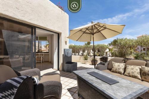 Oceafront 2 BR Condo - Pool - King Beds 3x in Cabo San Lucas, Mexico