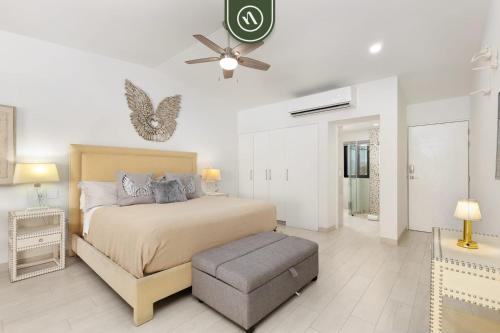 Oceanfront 1 BR Condo - Pool - Beach - King Bed in Cabo San Lucas, Mexico