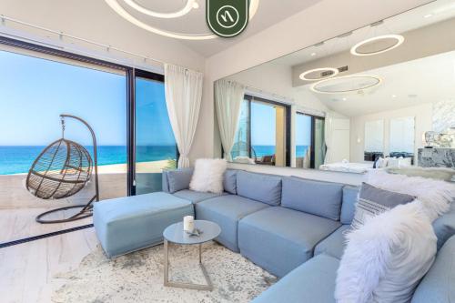Oceanfront1 BR Condo Fully Renovated - Pool - King in Cabo San Lucas, Mexico