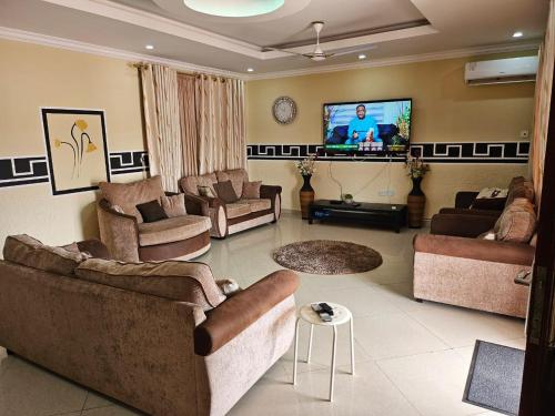 MacCarthy Residence - Tap to explore photos