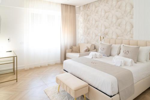 Gpv Suites, Naples