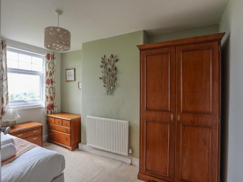 2 Cae Glas - image 9