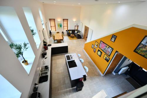 20 The Courtyard, Ballochmyle House in Очінлек