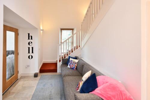 20 The Courtyard, Ballochmyle House in Очінлек
