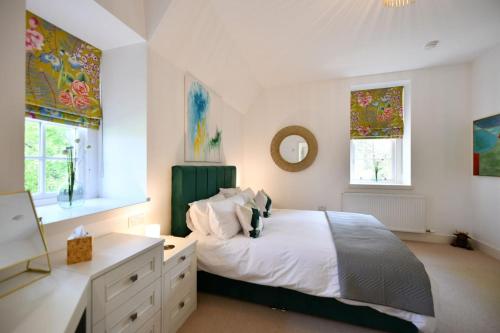 20 The Courtyard, Ballochmyle House in Очінлек