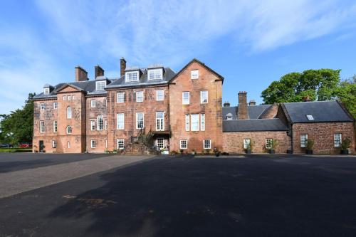 20 The Courtyard, Ballochmyle House in Очінлек