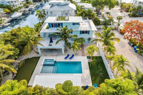Tuts Cay in Tavernier, USA