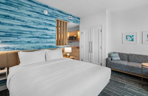 King Studio with Sofa Bed