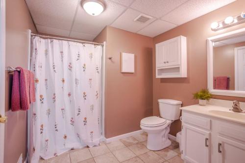 4B Ranch by Spooky Nook with Game and Movie Room, Fenced Yard in Hamilton, USA