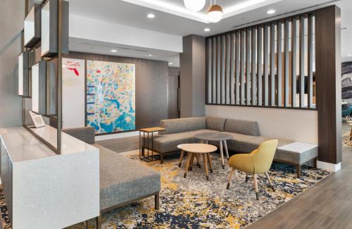 TownePlace Suites by Marriott Jacksonville Airport - image 2