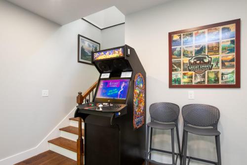 Recreational facilities, Townsend Gem: Retreat with Hot Tub & Fire Pit near Cades Cove
