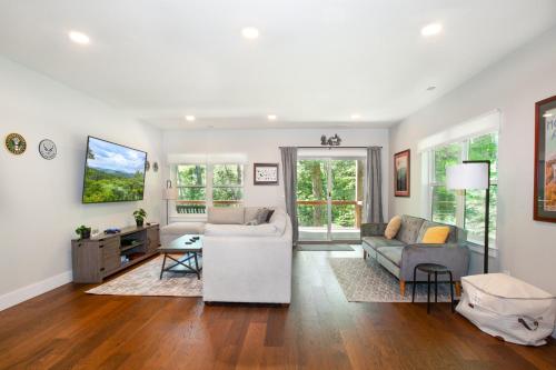 Facilities, Townsend Gem: Retreat with Hot Tub & Fire Pit near Cades Cove