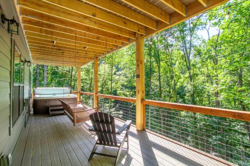 Balcony/terrace, Townsend Gem: Retreat with Hot Tub & Fire Pit near Cades Cove
