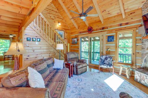 Beautiful Blue Ridge Cabin Mountain and Lake Views! in Blue Ridge, USA