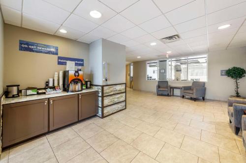 Best Western Naples Plaza Hotel - image 13