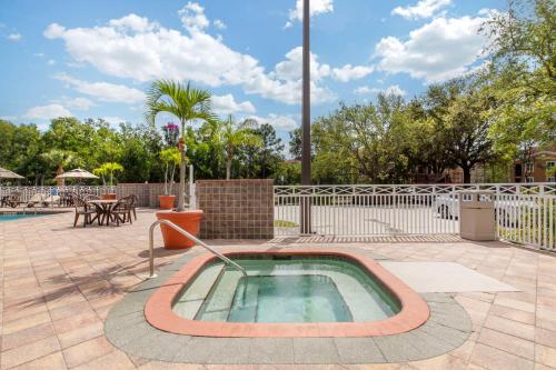 Best Western Naples Plaza Hotel - image 8