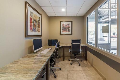 Best Western Naples Plaza Hotel - image 6