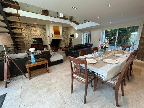 Koplietošanas atpūtas telpa ar TV, Le domaine de Brie in Chatillon-la-Borde