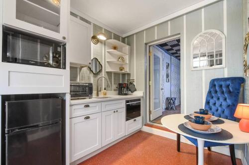 Spring-Fed Lake King Suite Pet Friendly in Orlando, USA