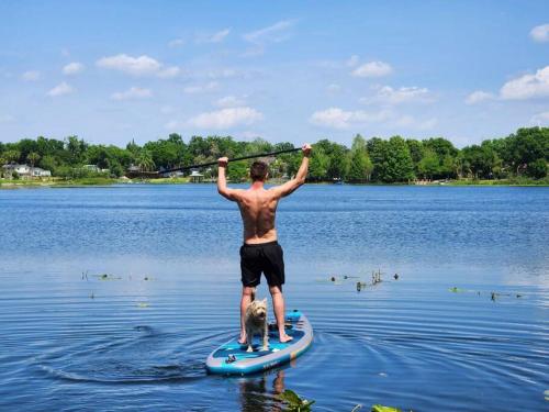 Spring-Fed Lake King Suite Pet Friendly Spring-Fed Lake King Suite Pet Friendly