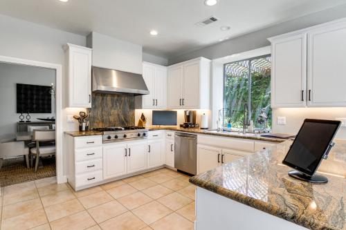 Palm Desert Vacation Rental with Pool and Hot Tub! in Palm Desert, USA