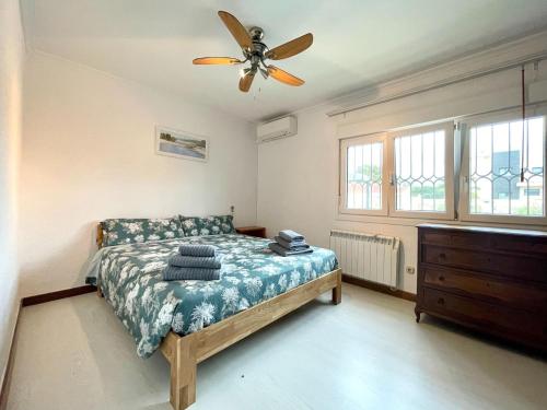 Villa in Roquetas with garden and private pool