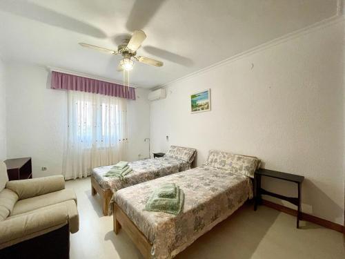 Villa in Roquetas with garden and private pool