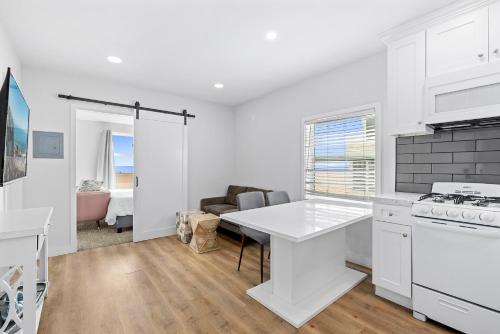 1628 West Oceanfront Oasis 8 in Newport Beach, USA