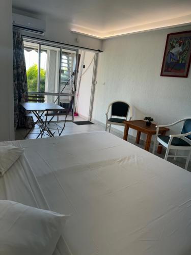 バイムブリッジ Appartement a la marina Residence HOTEL VILLAGE SOLEIL Le Gosier 3つ星 シングルルーム 施設
