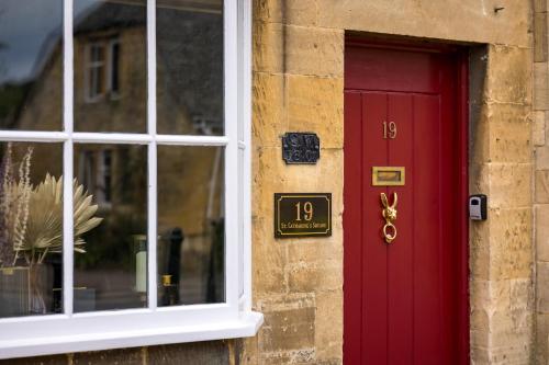 Вхід, Chipping Campden Shabby Chic on Famous High Street in Чіппінг Кемпден
