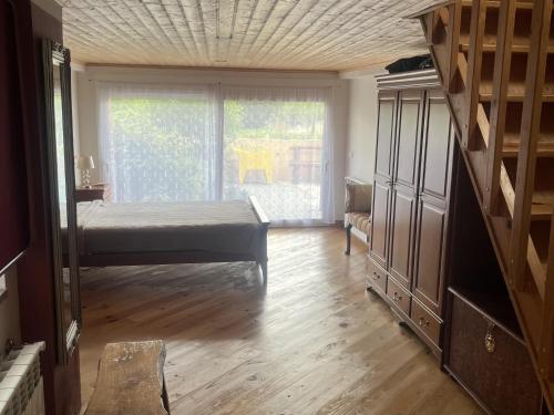 1 bed - Sleeps 4 - Pets - Balcony - Mtn View in Coja