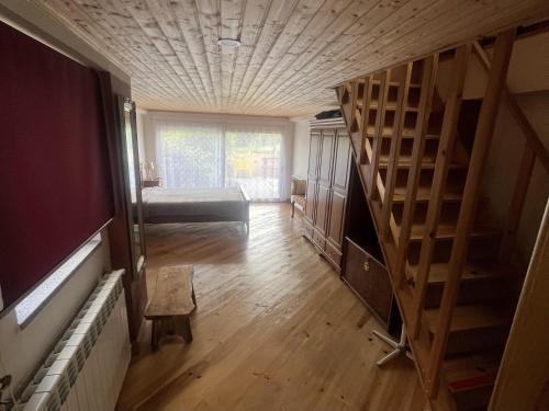 1 bed - Sleeps 4 - Pets - Balcony - Mtn View in Coja