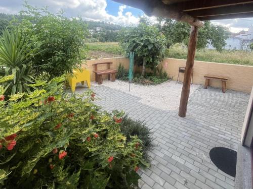 1 bed - Sleeps 4 - Pets - Balcony - Mtn View in Coja