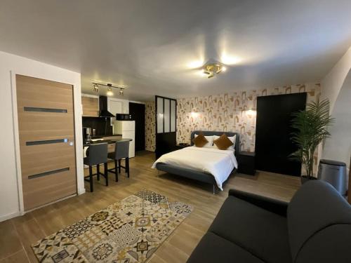 KS Paris studio appart near station Gare du Nord and gare de l Est, Paris