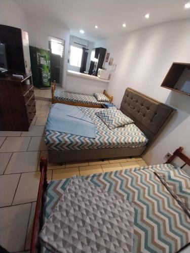 1 double bed, 2 twin beds