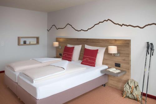 2 bedrooms, 6 beds