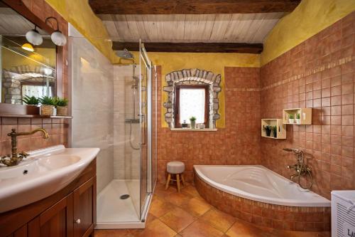 Vannas istaba, Luxury villa with a swimming pool Kozljak, Central Istria - Sredisnja Istra - 3399 in Kozljak