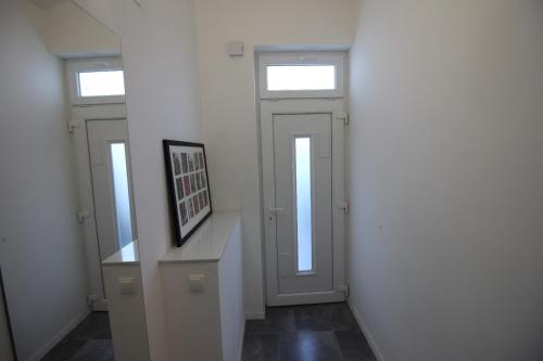 One-Bedroom Apartment with Balcony image 1
