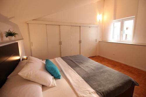 One-Bedroom Apartment with Balcony image 10