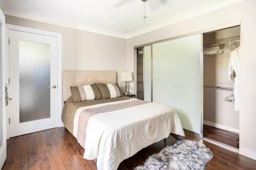 Bedroom Suite with Private Entrance, Los Angeles (photo 2)