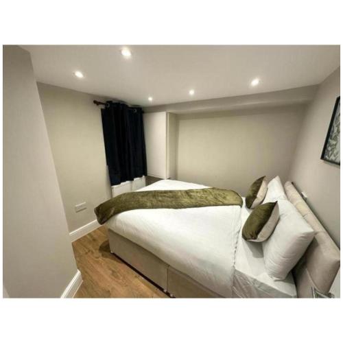FB- Spacious 2 Bed Flat Near Edgware Road - image 2
