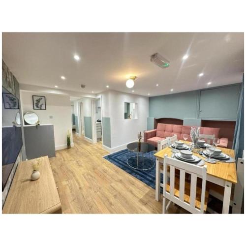 FB- Spacious 2 Bed Flat Near Edgware Road - image 9
